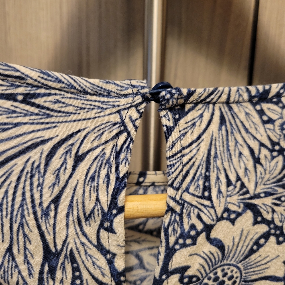 H&M x William Morris & Co Blue and White Floral Blouse 💐Rare - Picture 5 of 14